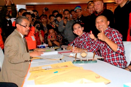 Langkah Rieke-Teten Tersandung Enam Syarat KPU